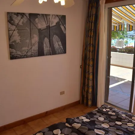 Appartamento Beachfront Apartment, Poolside, Heated Pool, Close To The Sea, Large Terrace, Free Wifi Arona (Tenerife)