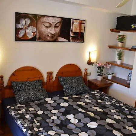 Beachfront Apartment, Poolside, Heated Pool, Close To The Sea, Large Terrace, Free Wifi Appartamento *