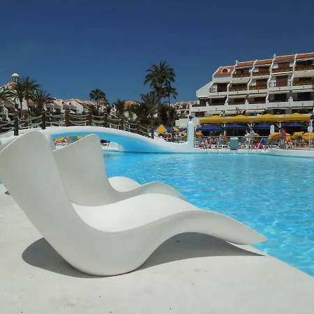 Appartamento Beachfront Apartment, Poolside, Heated Pool, Close To The Sea, Large Terrace, Free Wifi