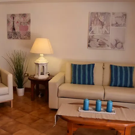 Beachfront Apartment, Poolside, Heated Pool, Close To The Sea, Large Terrace, Free Wifi Arona (Tenerife)