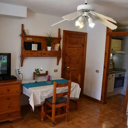 Beachfront Apartment, Poolside, Heated Pool, Close To The Sea, Large Terrace, Free Wifi Arona (Tenerife)