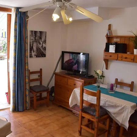 Διαμέρισμα Beachfront Apartment, Poolside, Heated Pool, Close To The Sea, Large Terrace, Free Wifi Arona (Tenerife)